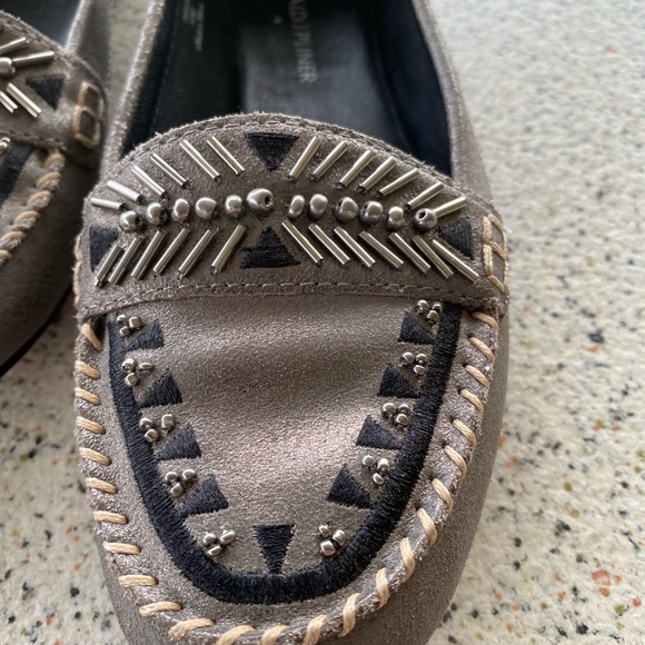 EUC Donald J Pliner “DEESP” ladies’ metallic/beaded loafers, size 6-1/2 medium - Picture 4 of 10